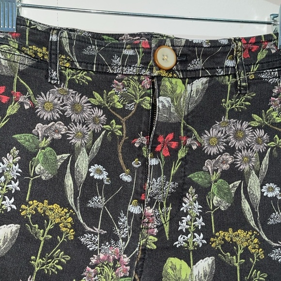 Anthropologie Pilcro  Water Lilly Ultra High rise Floral Wide Leg Cropped Jeans - Picture 11 of 14